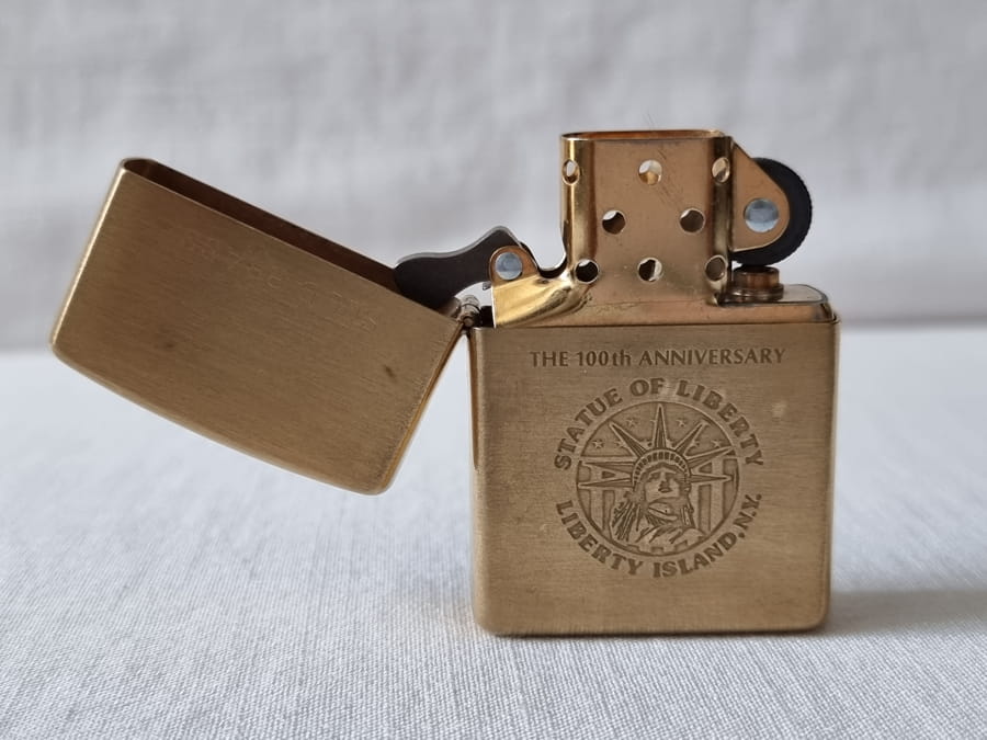 Zippo Solid Brass 1997