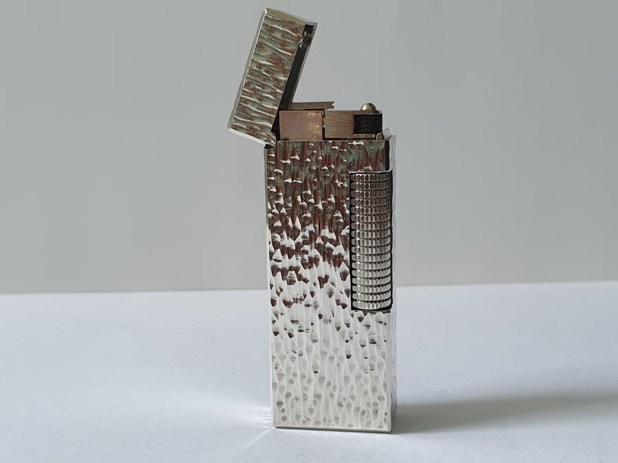Bật lửa Dunhill