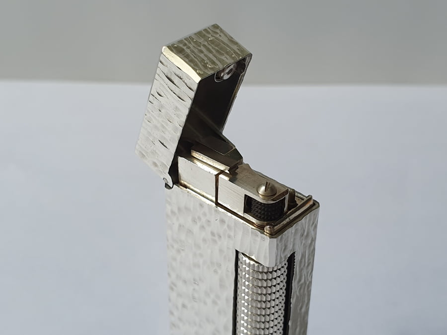 Bật lửa Dunhill