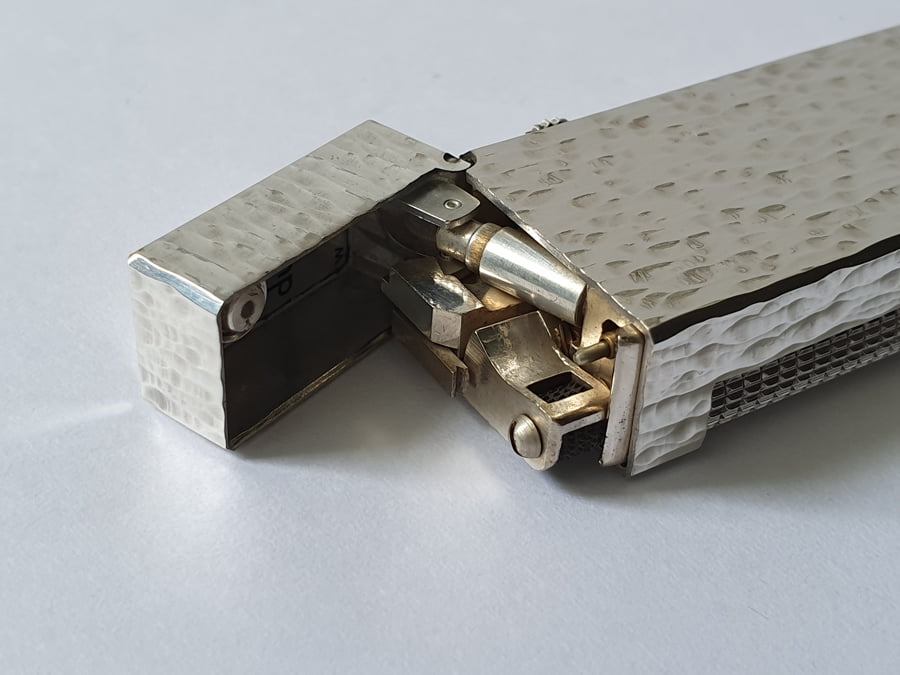 Bật lửa Dunhill