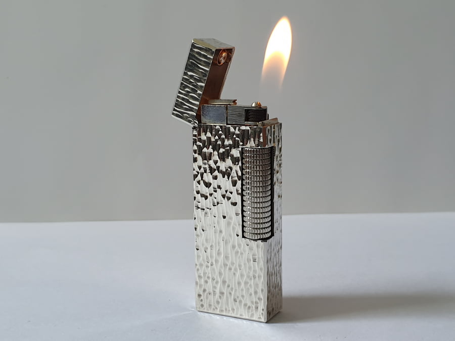 Bật lửa Dunhill