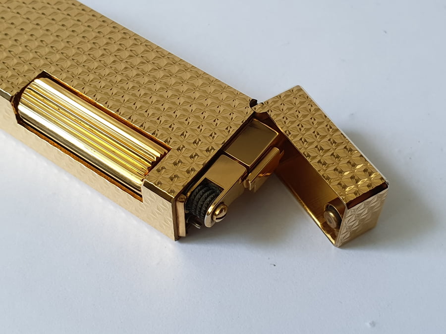 Bật lửa Dunhill