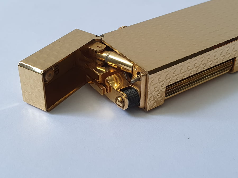 Bật lửa Dunhill