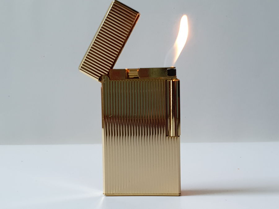 Bật lửa gas đá