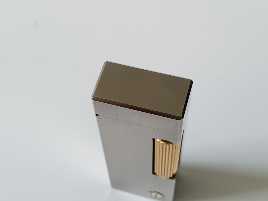 Bật lửa Dunhill