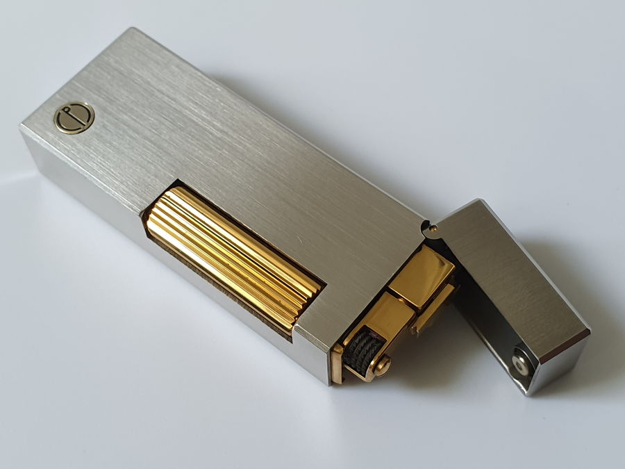 Bật lửa Dunhill