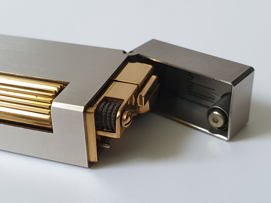 Bật lửa Dunhill