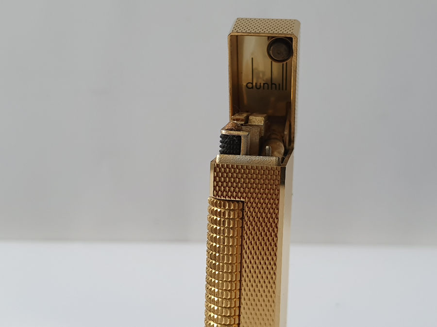Bật lửa Dunhill