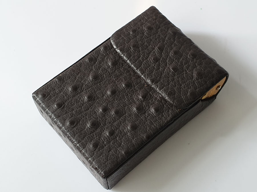 Hộp đựng thuốc l&aacute;