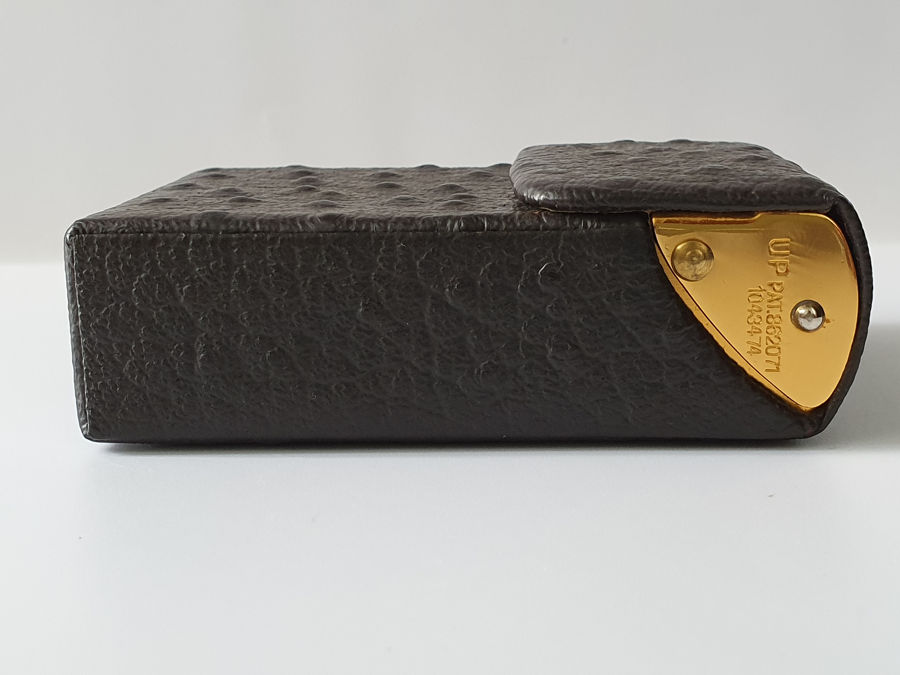 Hộp đựng thuốc l&aacute;