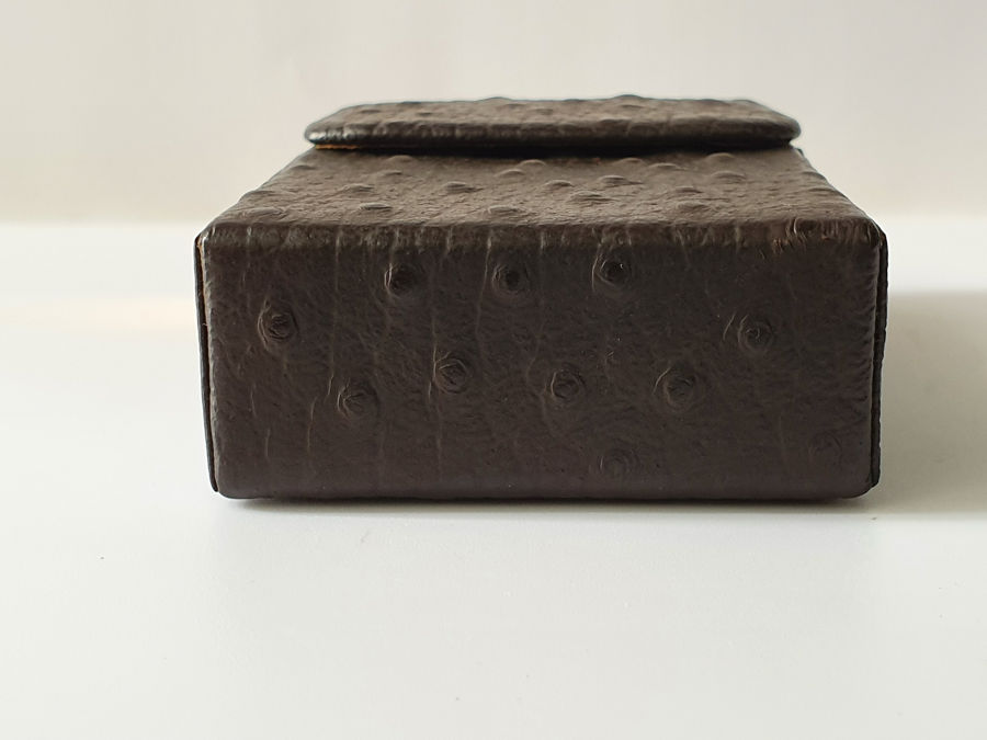 Hộp đựng thuốc l&aacute;