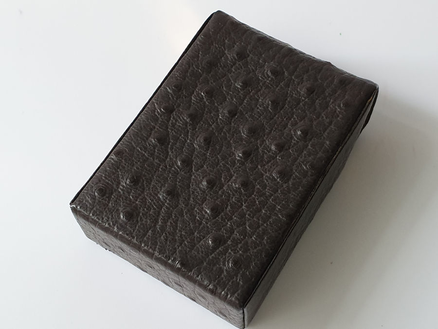 Hộp đựng thuốc l&aacute;