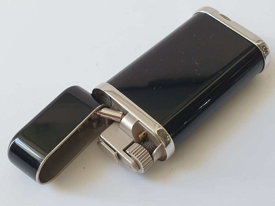 Bật lửa Cartier