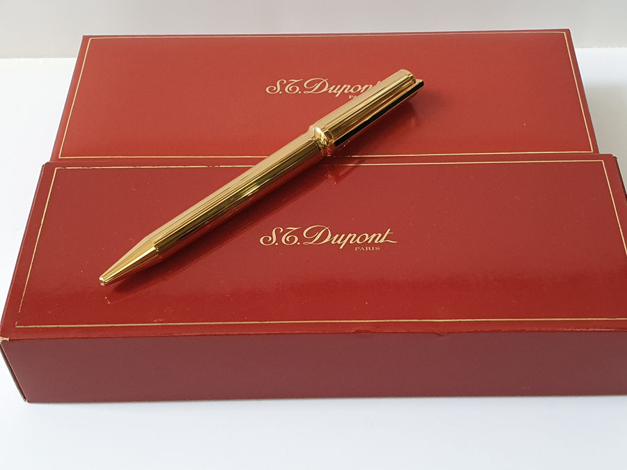 B&uacute;t Dupont