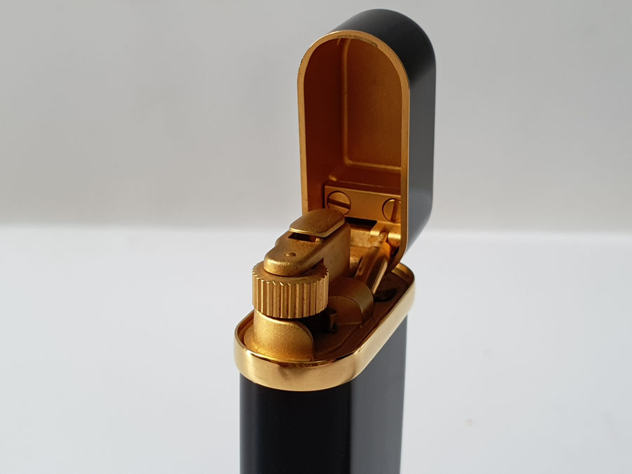 Bật lửa Cartier