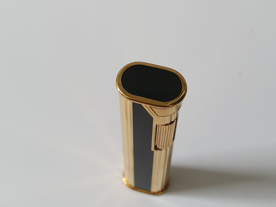 Bật lửa Dunhill