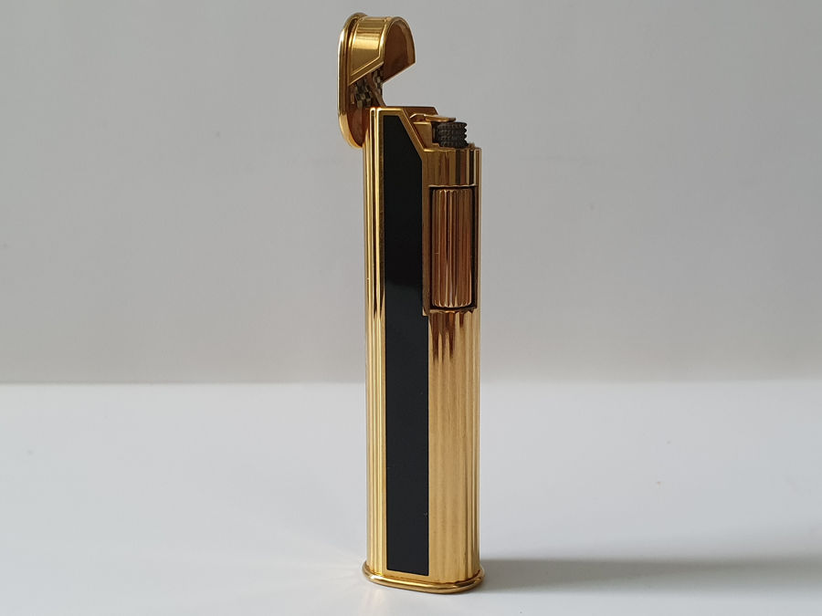 Bật lửa Dunhill