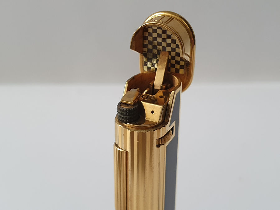 Bật lửa Dunhill