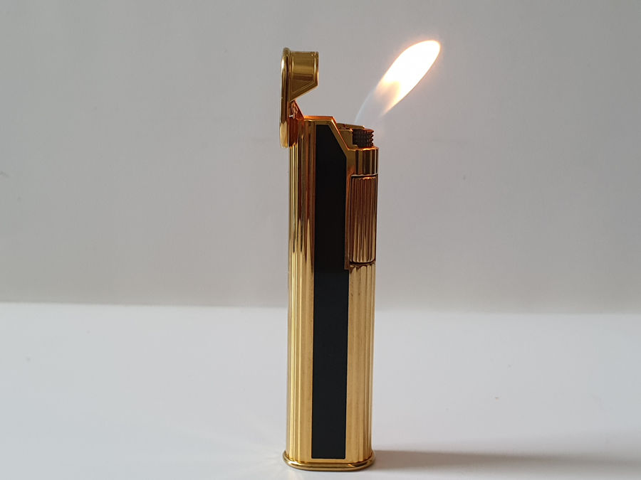 Bật lửa Dunhill