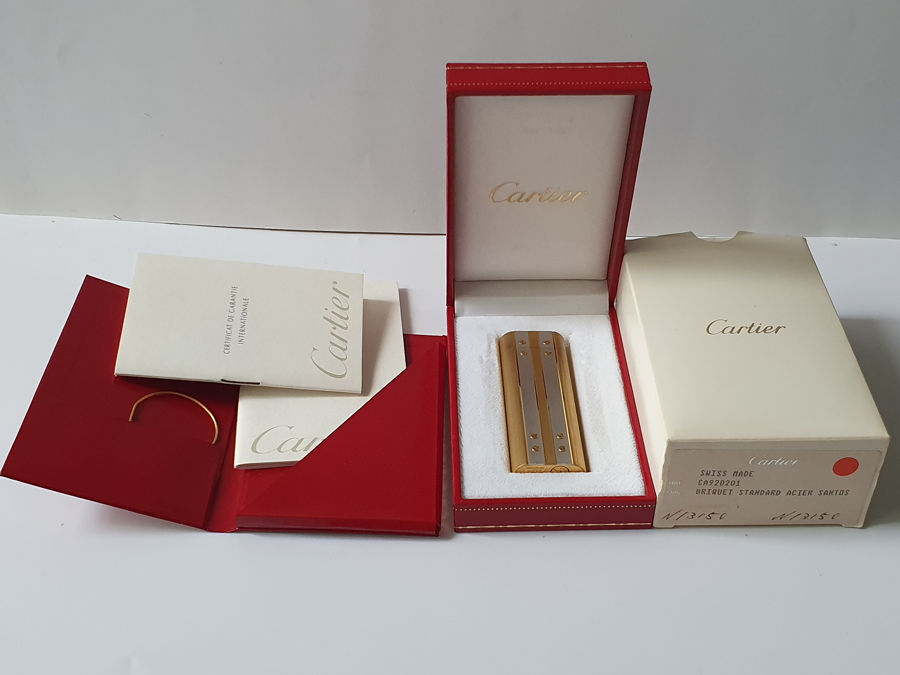 bật lủa Cartier