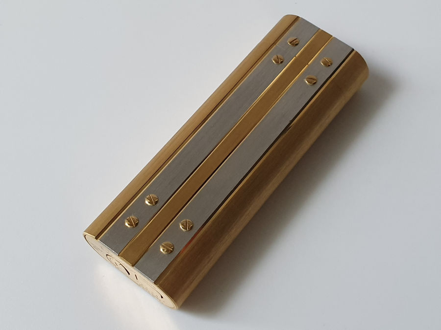 bật lủa Cartier