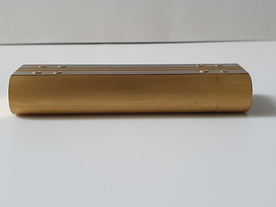 bật lủa Cartier