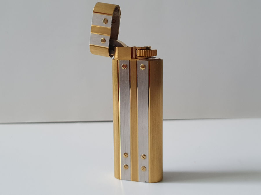bật lủa Cartier