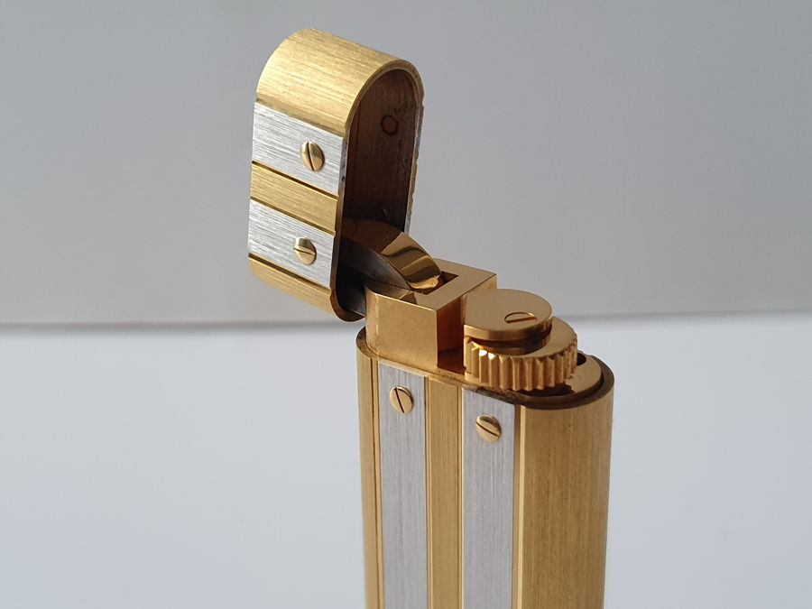 bật lủa Cartier