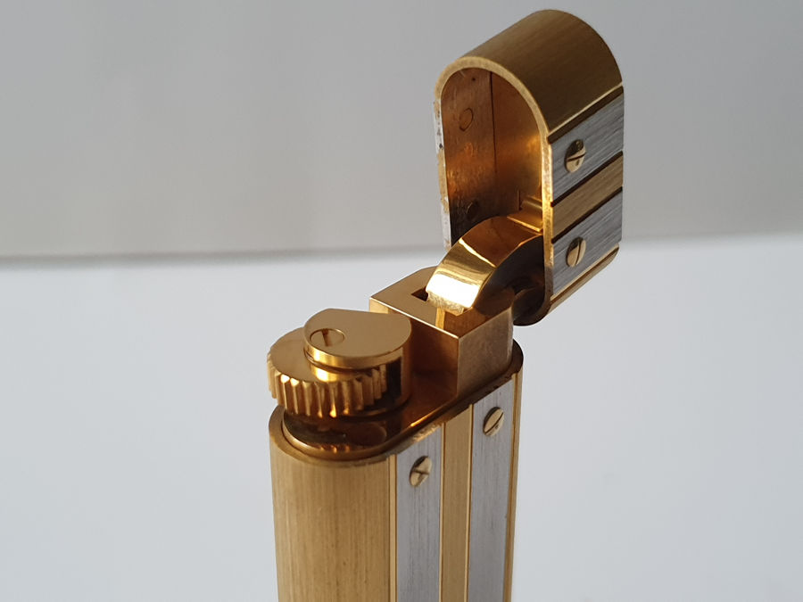 bật lủa Cartier